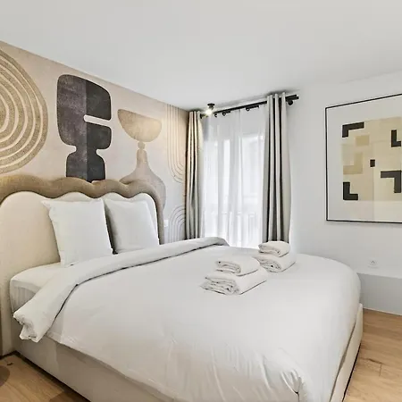 31 Flat 8 Person St Lazare Galerie Lafayette 8th