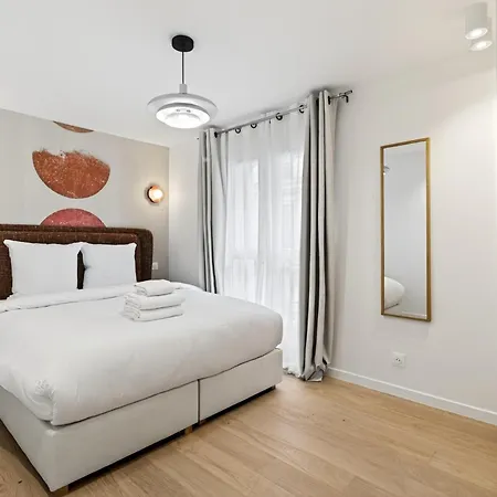 31 Flat 8 Person St Lazare Galerie Lafayette 8th Appartement *